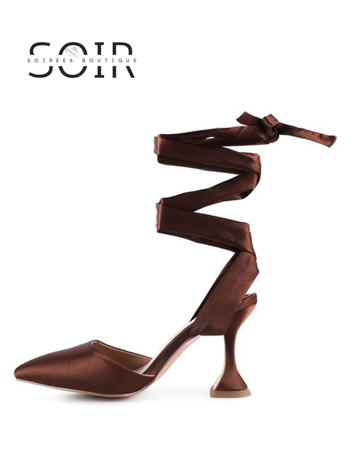 Pirouette à Minuit Satin Pointed Heels