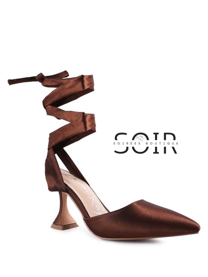 Pirouette à Minuit Satin Pointed Heels