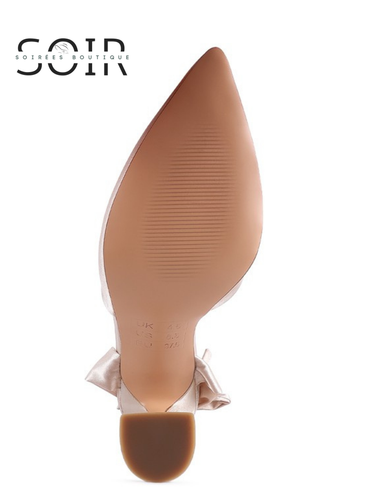 Pirouette à Minuit Satin Pointed Heels