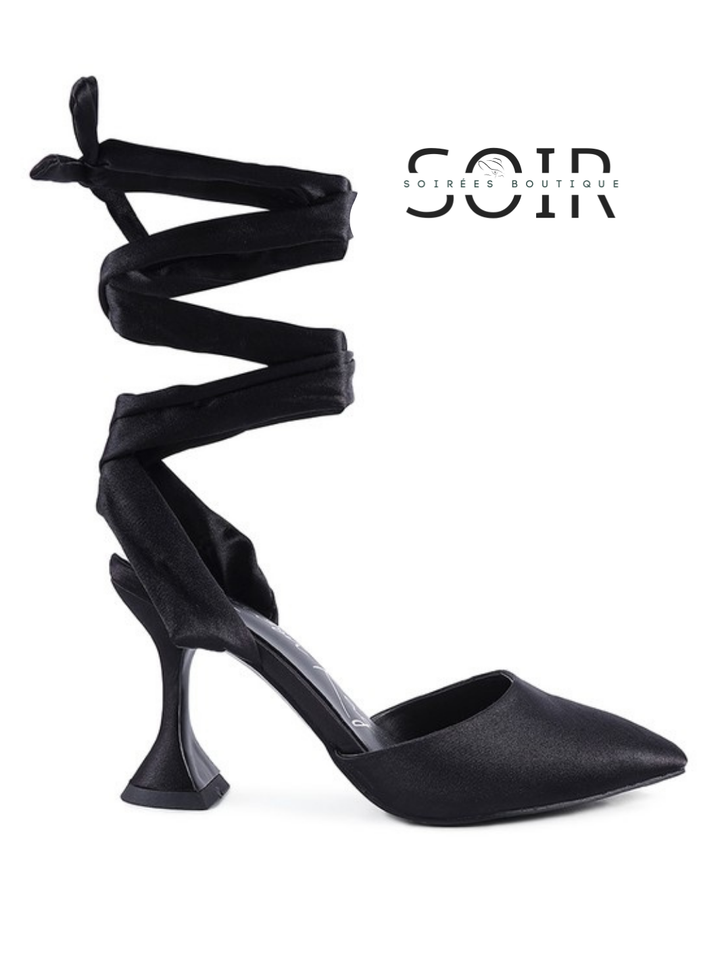 Pirouette à Minuit Satin Pointed Heels