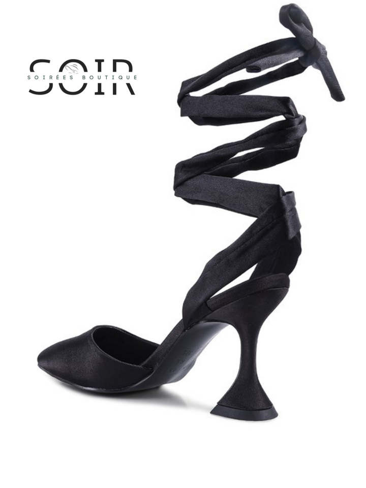 Pirouette à Minuit Satin Pointed Heels